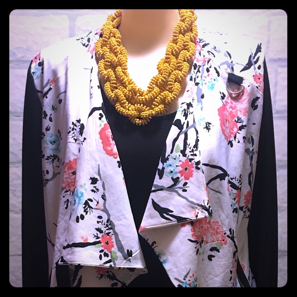 Floral Xhilaration Cropped Blazer